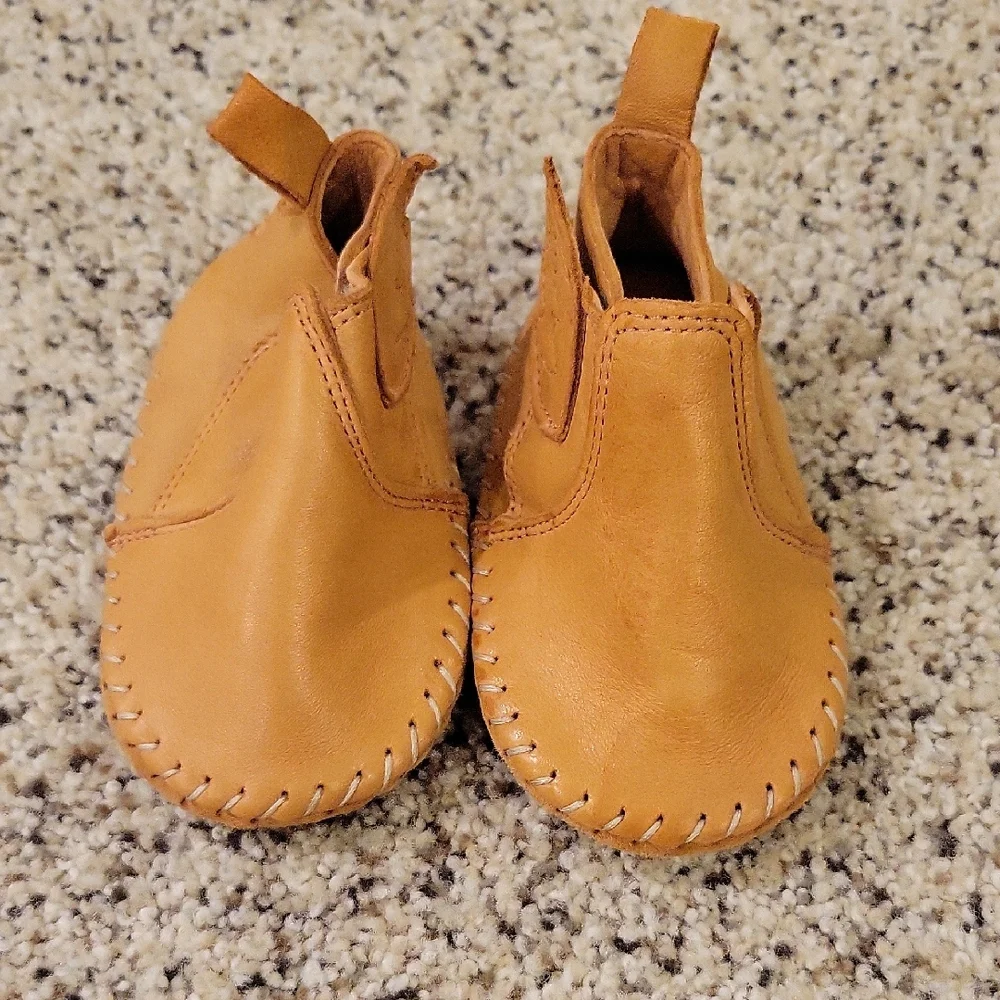Easy Peasy Nwot Toddler Shoes Moccasins Leather 20/21 Sz 5?